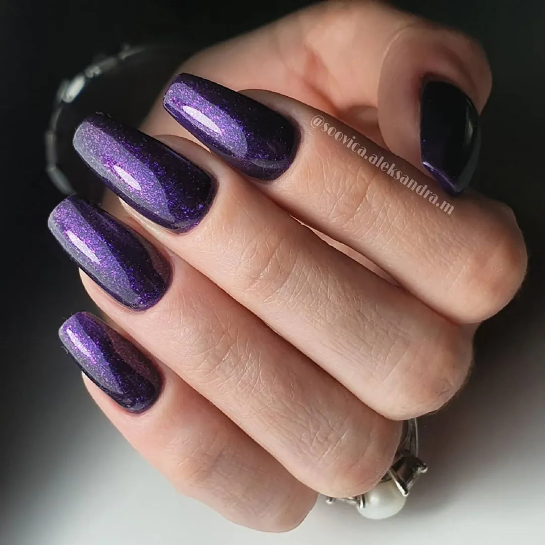Komilfo Deluxe D225 smalto semipermanente 8 ml blu-viola microglitter