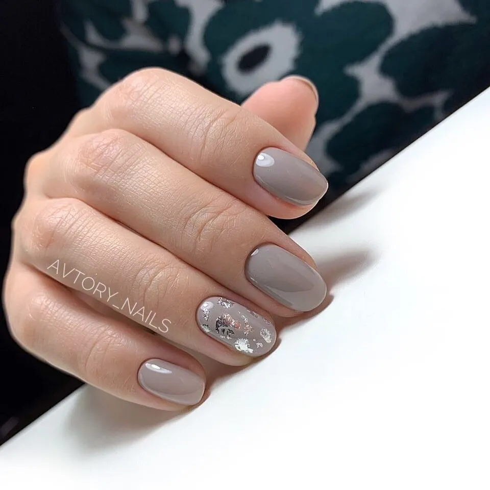 Komilfo Deluxe D237 smalto semipermanente 8 ml grigio
