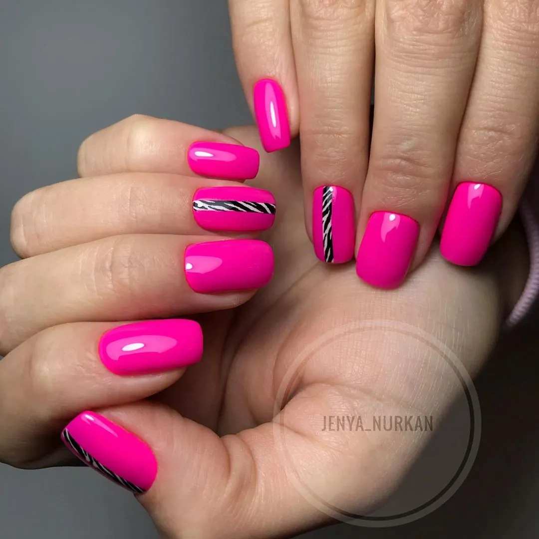 Komilfo Deluxe Series D174 smalto semipermanente 8 ml rosa neon