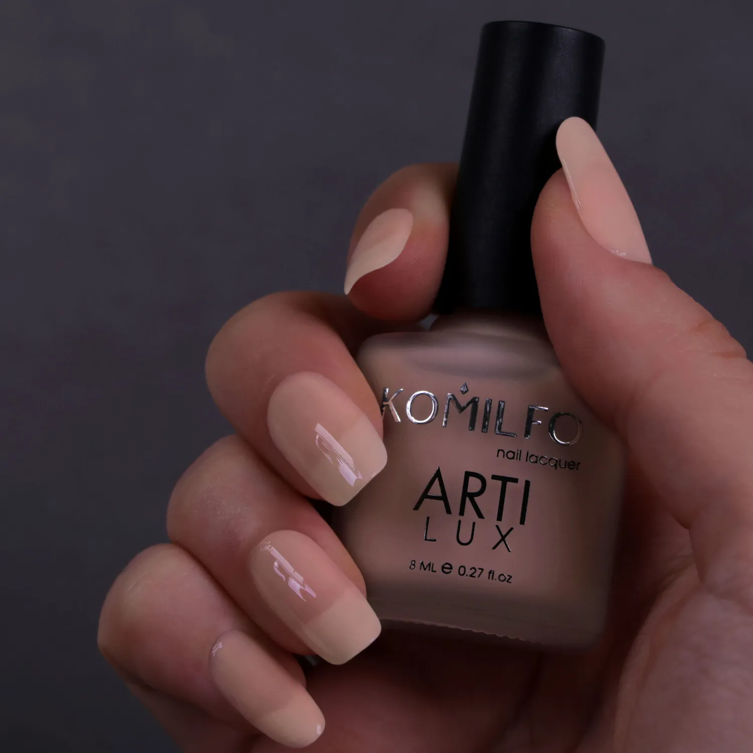Komilfo ArtiLux 004 smalto classico 8 ml nude