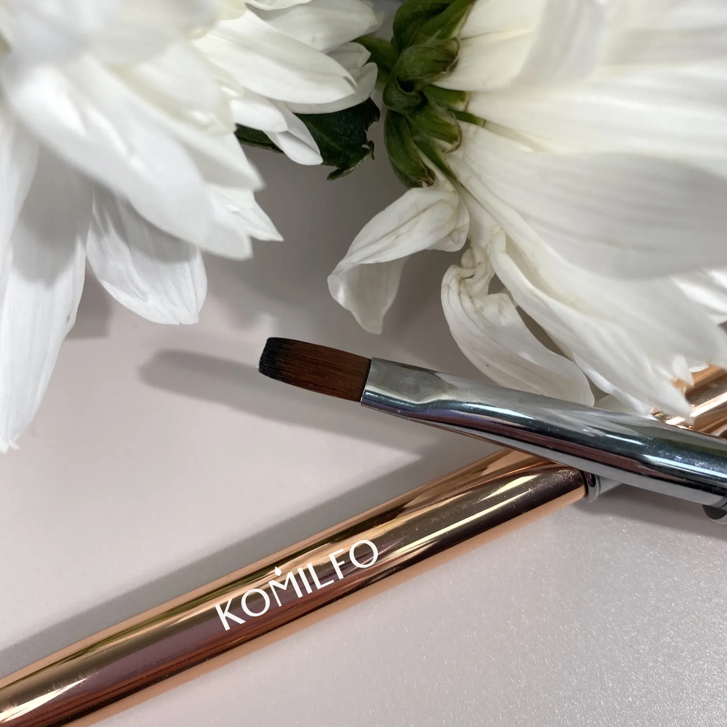 Komilfo Rose Gold RG12 pennello gel piatto nylon