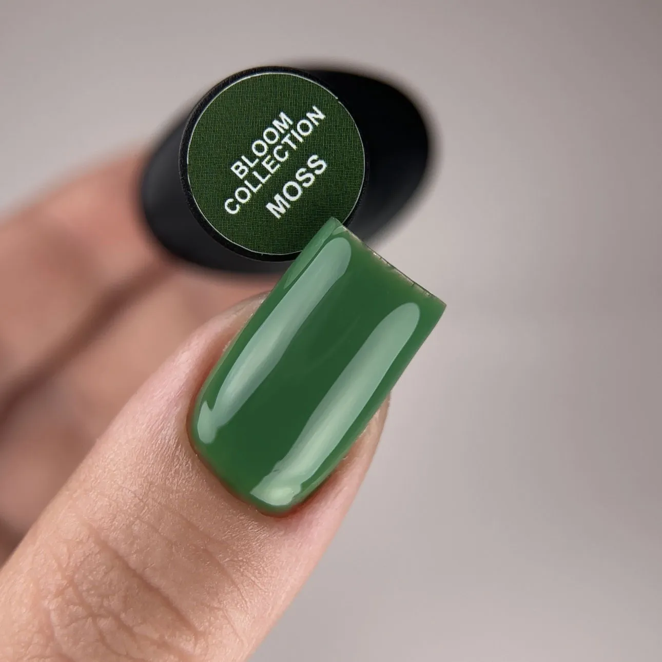 Komilfo Bloom Moss smalto semipermanente 8 ml verde muschio