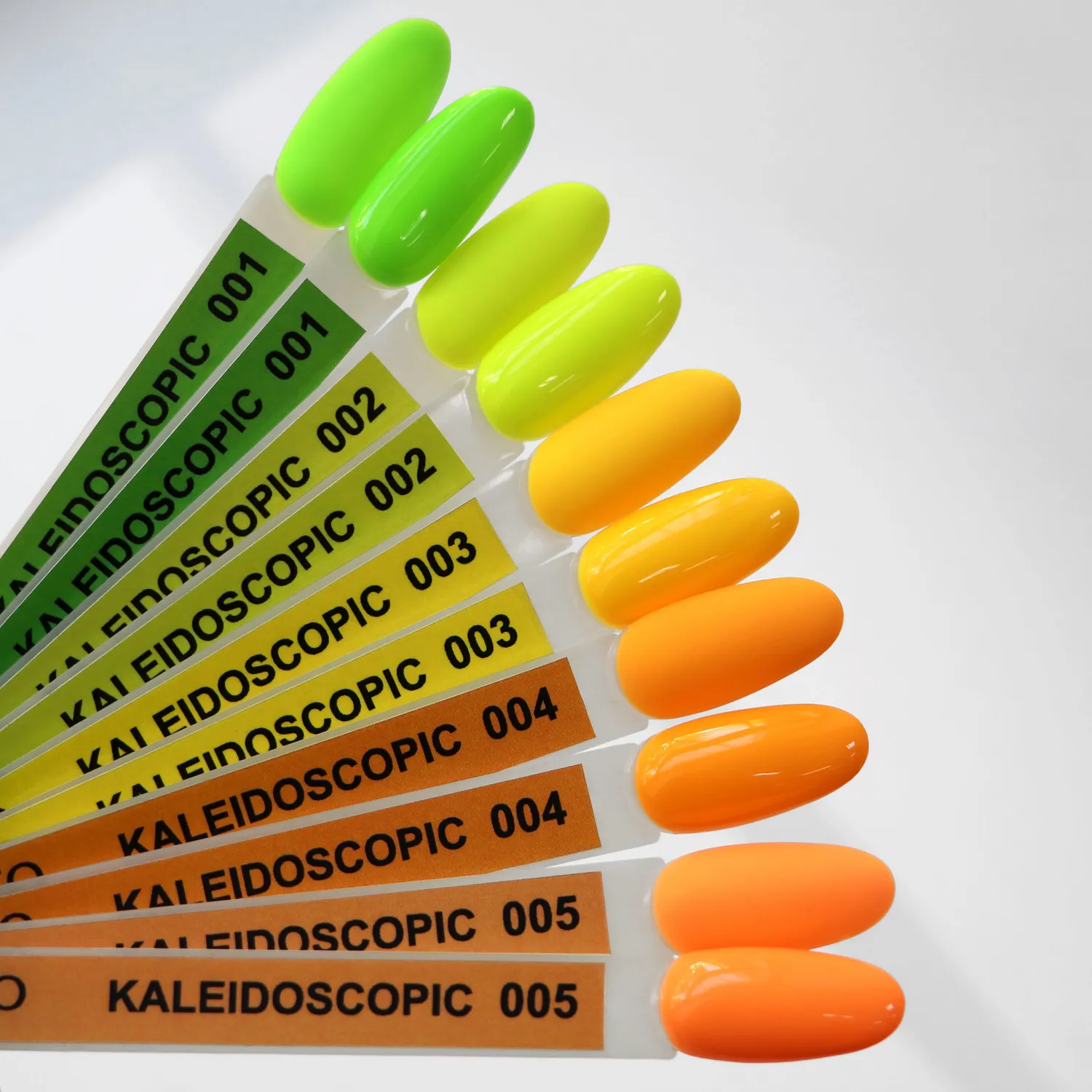Komilfo Kaleidoscopic K002 smalto neon giallo 8 ml