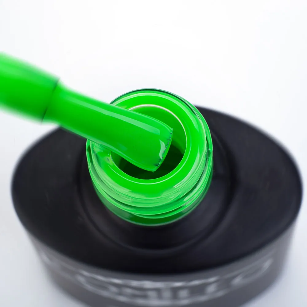 Komilfo Deluxe D171 smalto semipermanente 8 ml verde neon