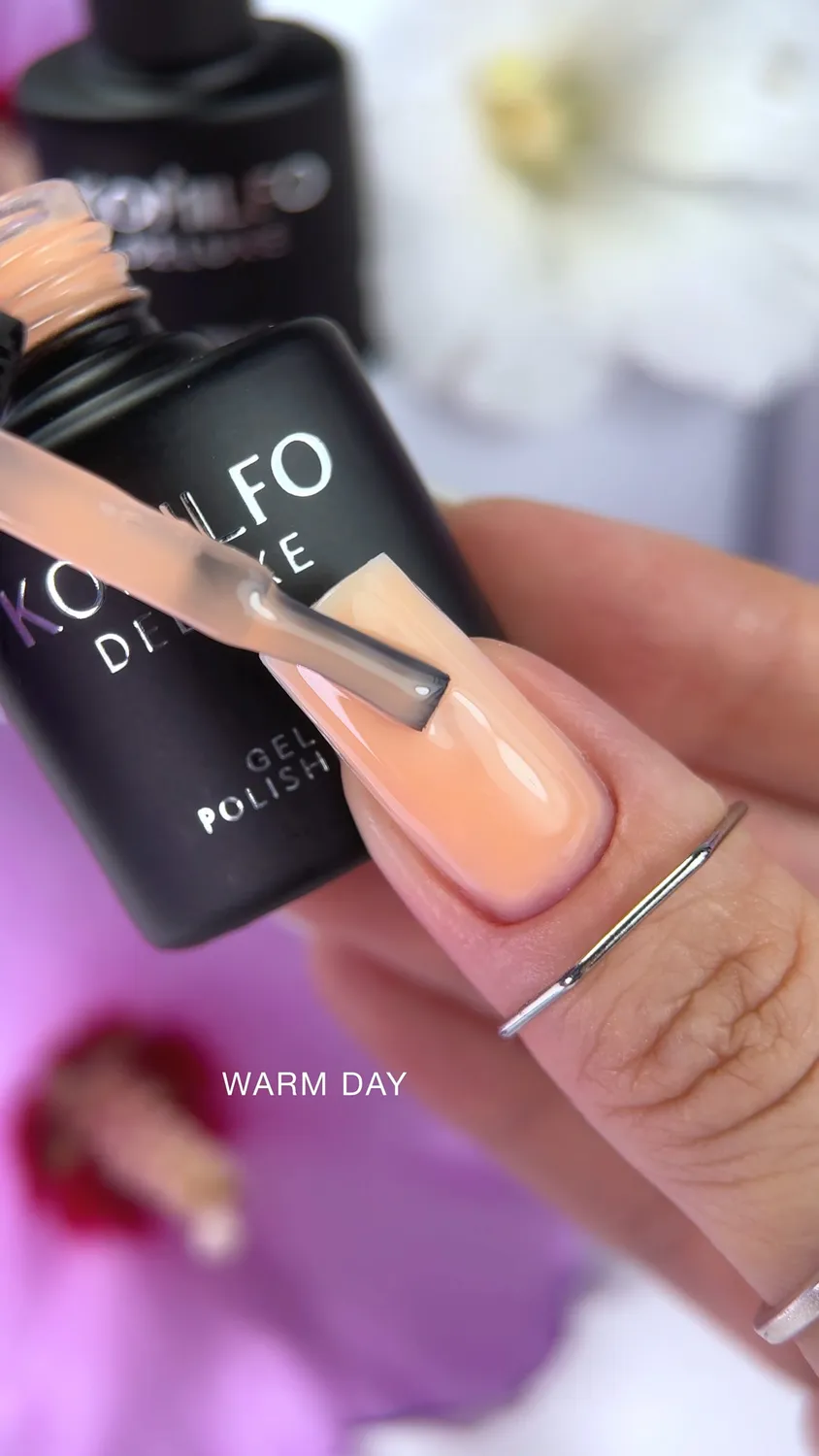 Komilfo Color Base Warm Day base colorata 8 ml senza HEMA TPO