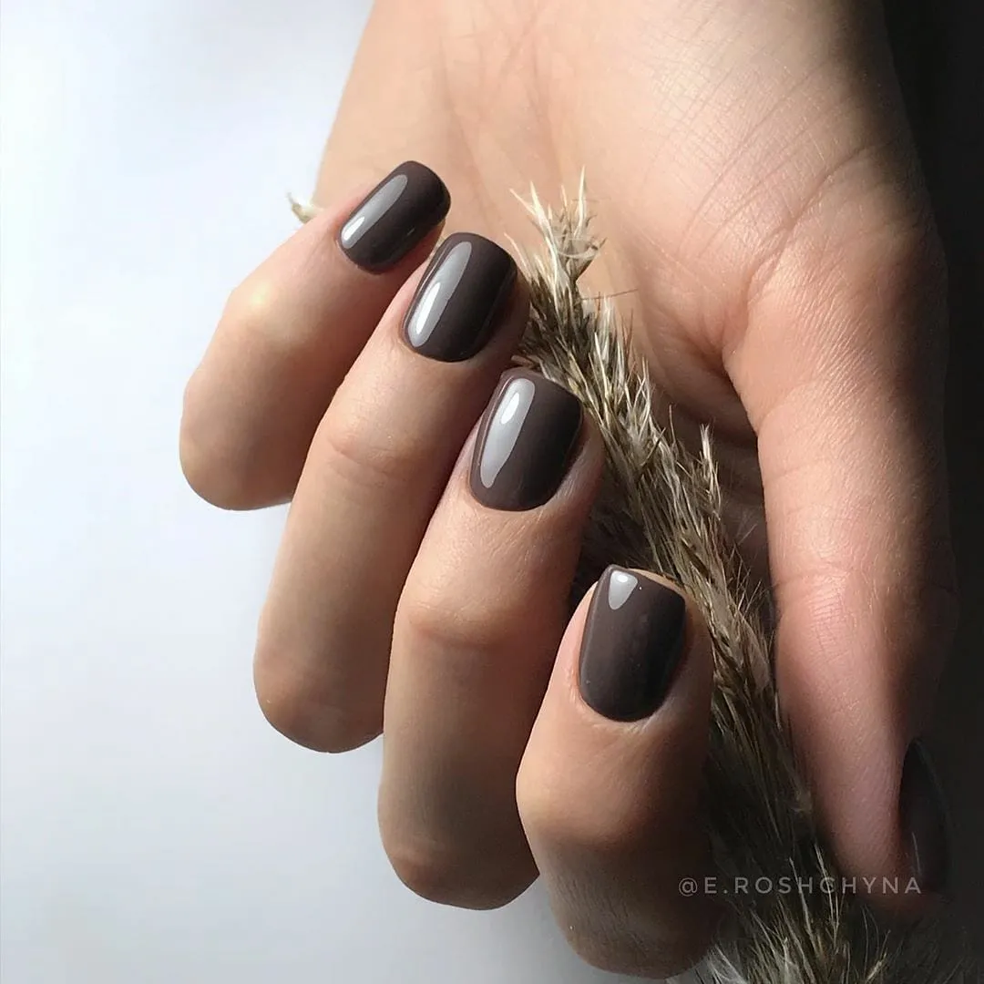 Komilfo Deluxe D233 smalto semipermanente 8ml marrone-grigio