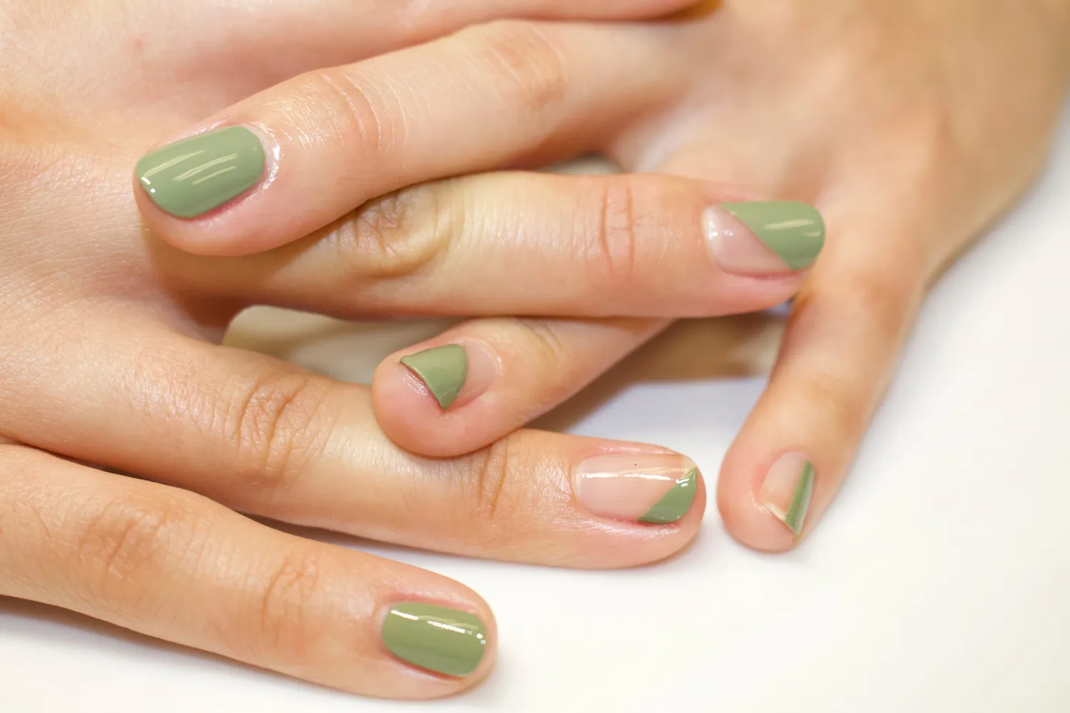 Lauren B Beauty Mandeville Maven smalto verde salvia vegano