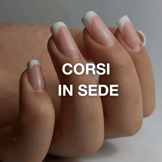 Diva Nails Corso Ricostruzione Unghie Napoli in Sede Completo