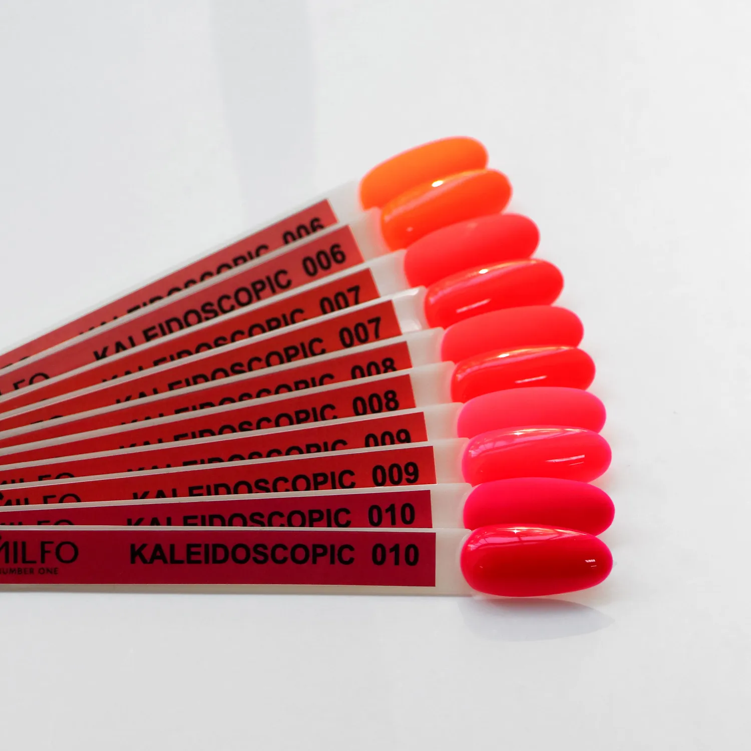 Komilfo Kaleidoscopic K008 smalto gel rosso neon 8 ml