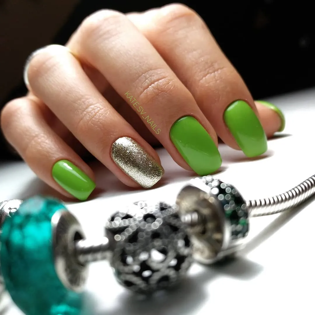 Komilfo Deluxe Series D277 smalto semipermanente 8 ml verde erba coprente