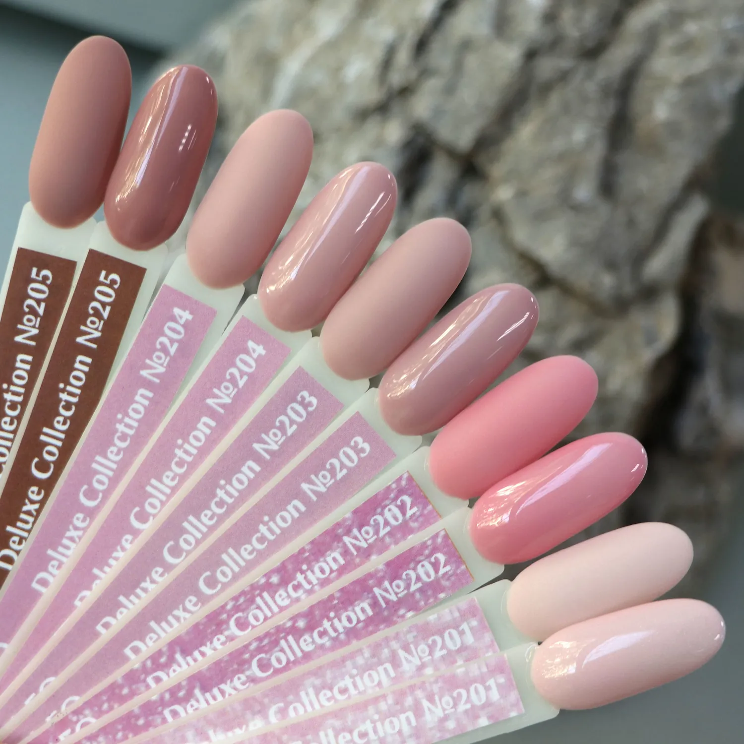 Komilfo Deluxe D204 smalto semipermanente 8 ml rosa beige