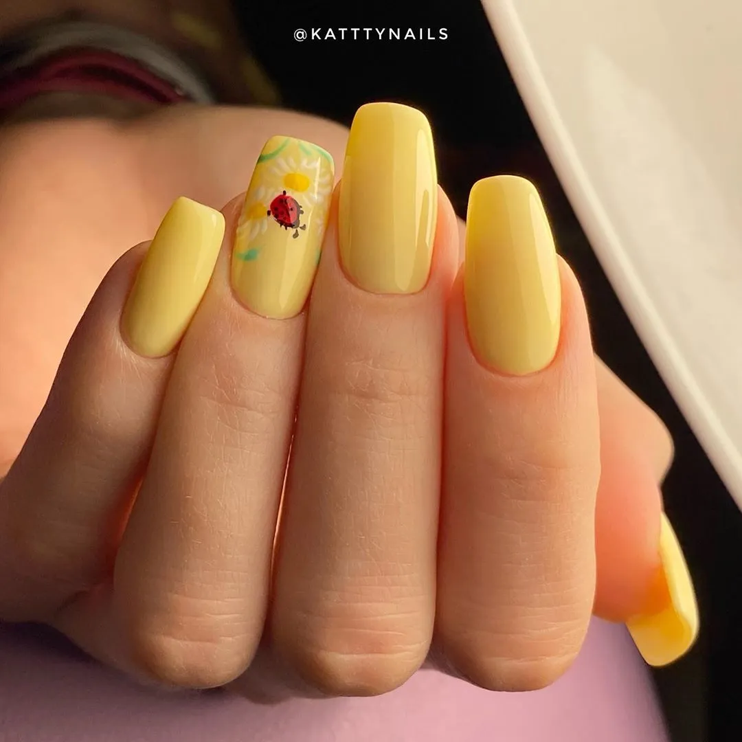Komilfo Deluxe D168 smalto semipermanente 8 ml giallo