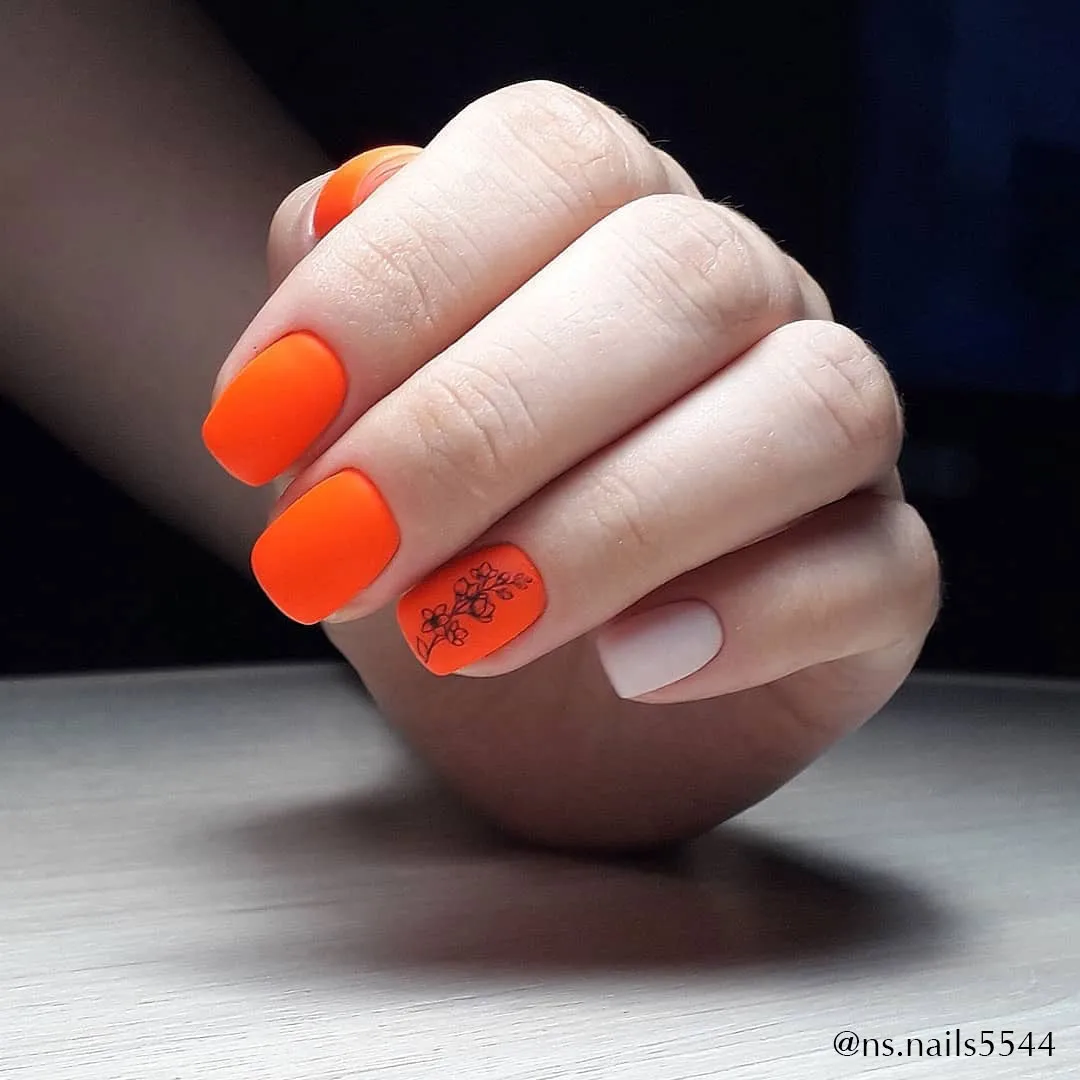 Komilfo DeLuxe N004 smalto semipermanente arancione neon 8 ml