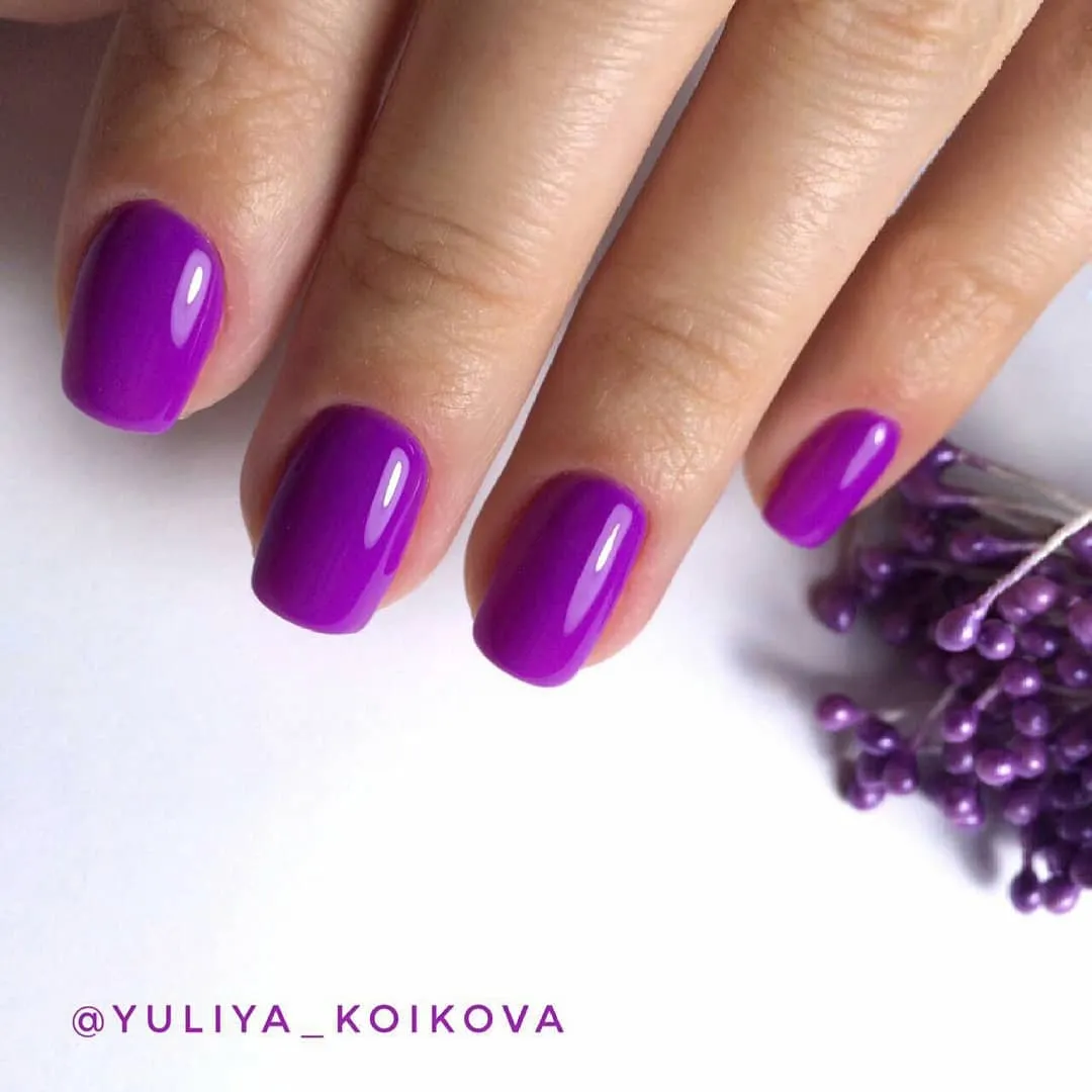 Komilfo Deluxe D047 smalto semipermanente viola melanzana 8 ml