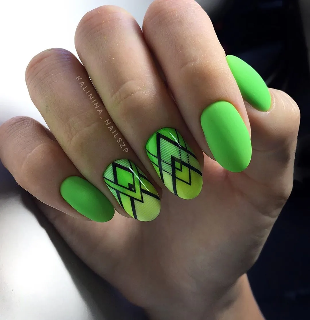 Komilfo Deluxe D171 smalto semipermanente 8 ml verde neon