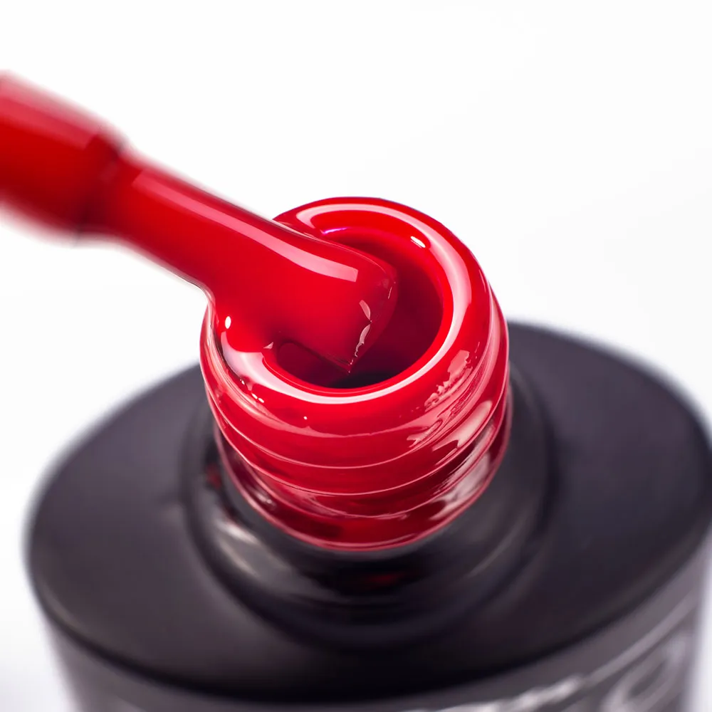 Komilfo Deluxe Series D081 smalto semipermanente 8 ml rosso scuro