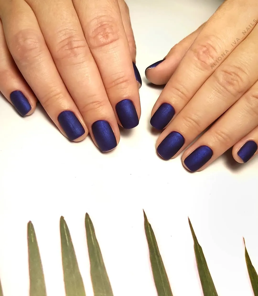 Komilfo Deluxe Series D128 smalto semipermanente 8 ml blu shimmer