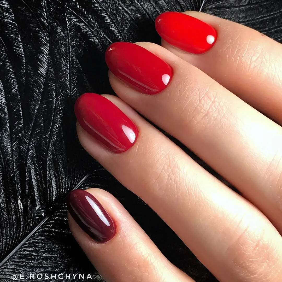 Komilfo Rior 002 smalto gel rosso scuro 8 ml