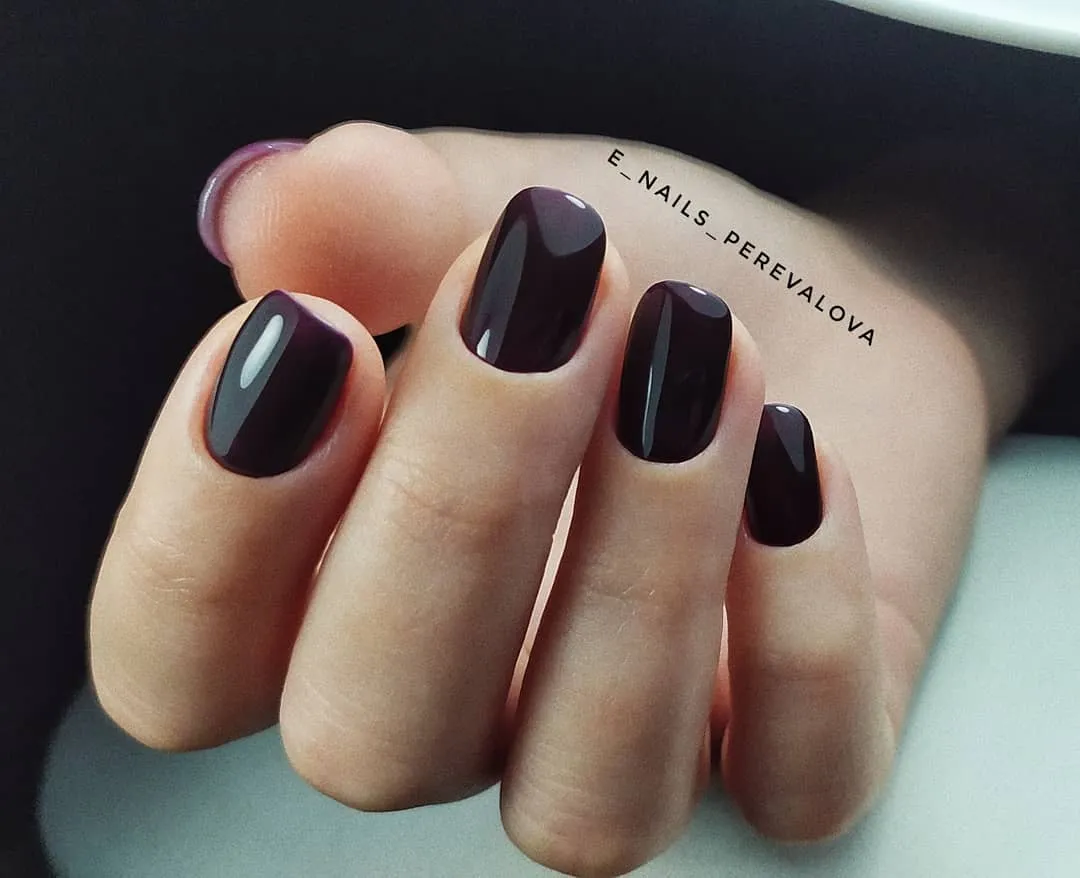 Komilfo Deluxe D102 smalto semipermanente 8 ml nero-viola coprente