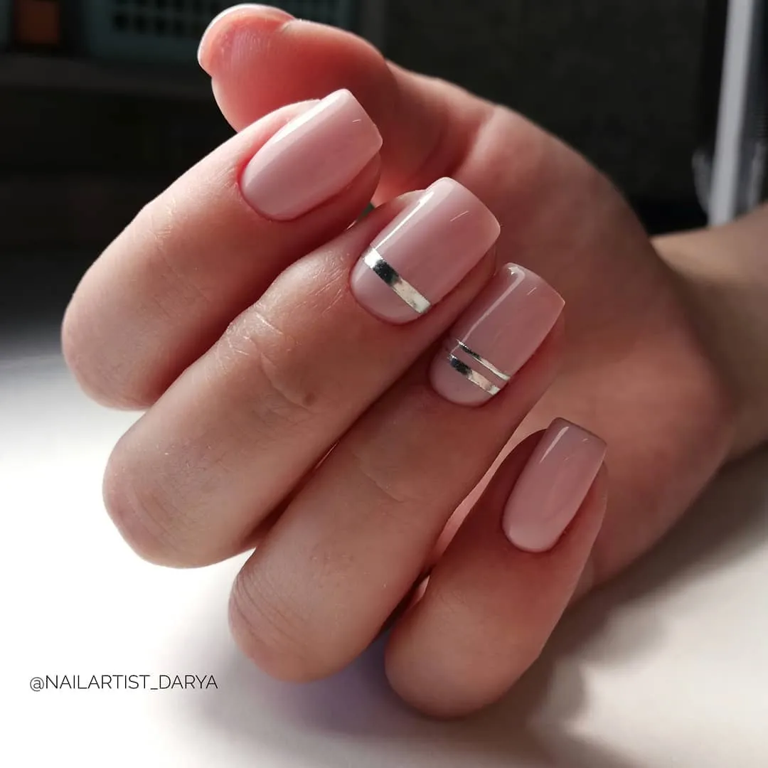 Komilfo Deluxe D204 smalto semipermanente 8 ml rosa beige