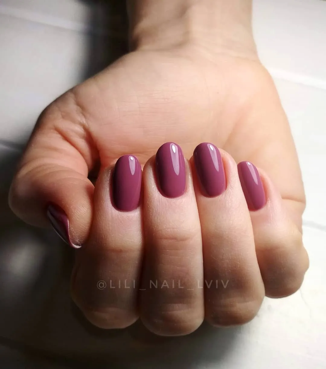 Komilfo Deluxe Series D062 smalto semipermanente marsala 8 ml coprente