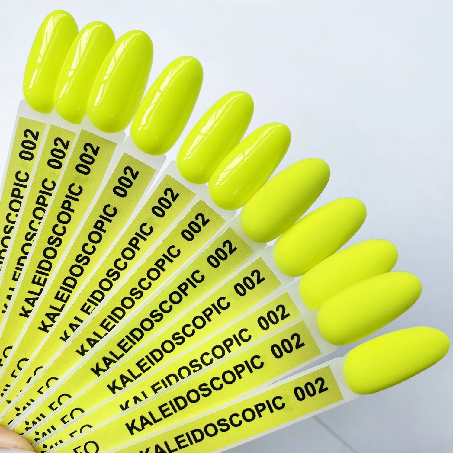 Komilfo Kaleidoscopic K002 smalto neon giallo 8 ml