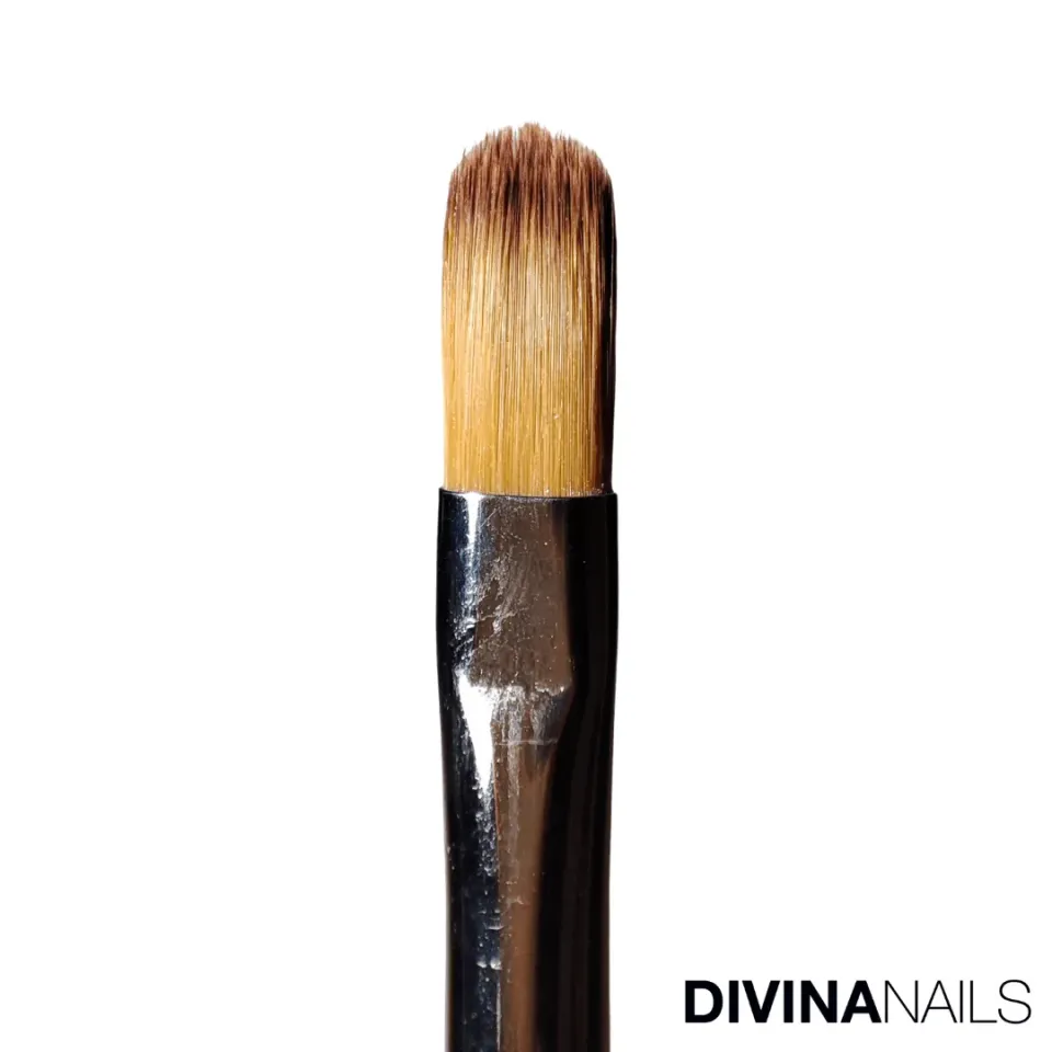 Divina Nails N.6 pennello gel mandorla precisione bordi