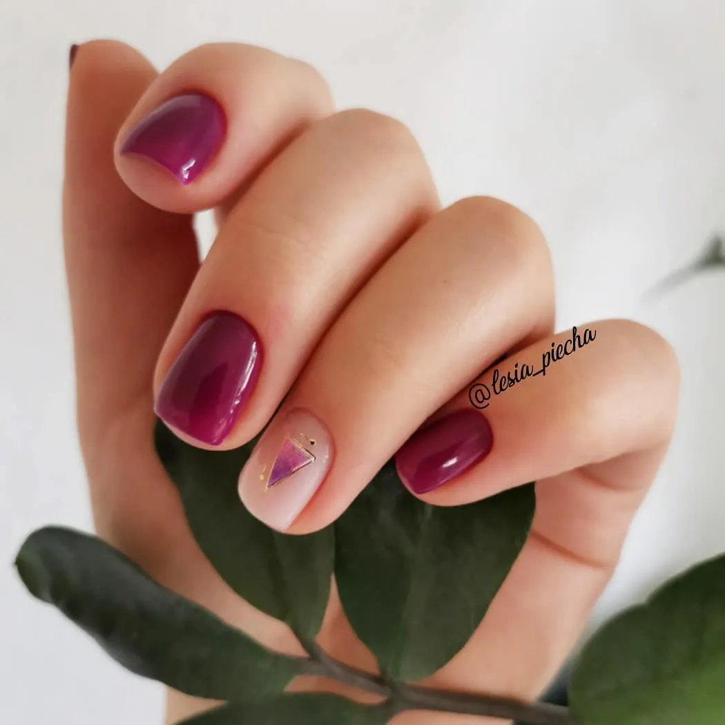 Komilfo Deluxe Series D243 smalto semipermanente 8 ml fucsia