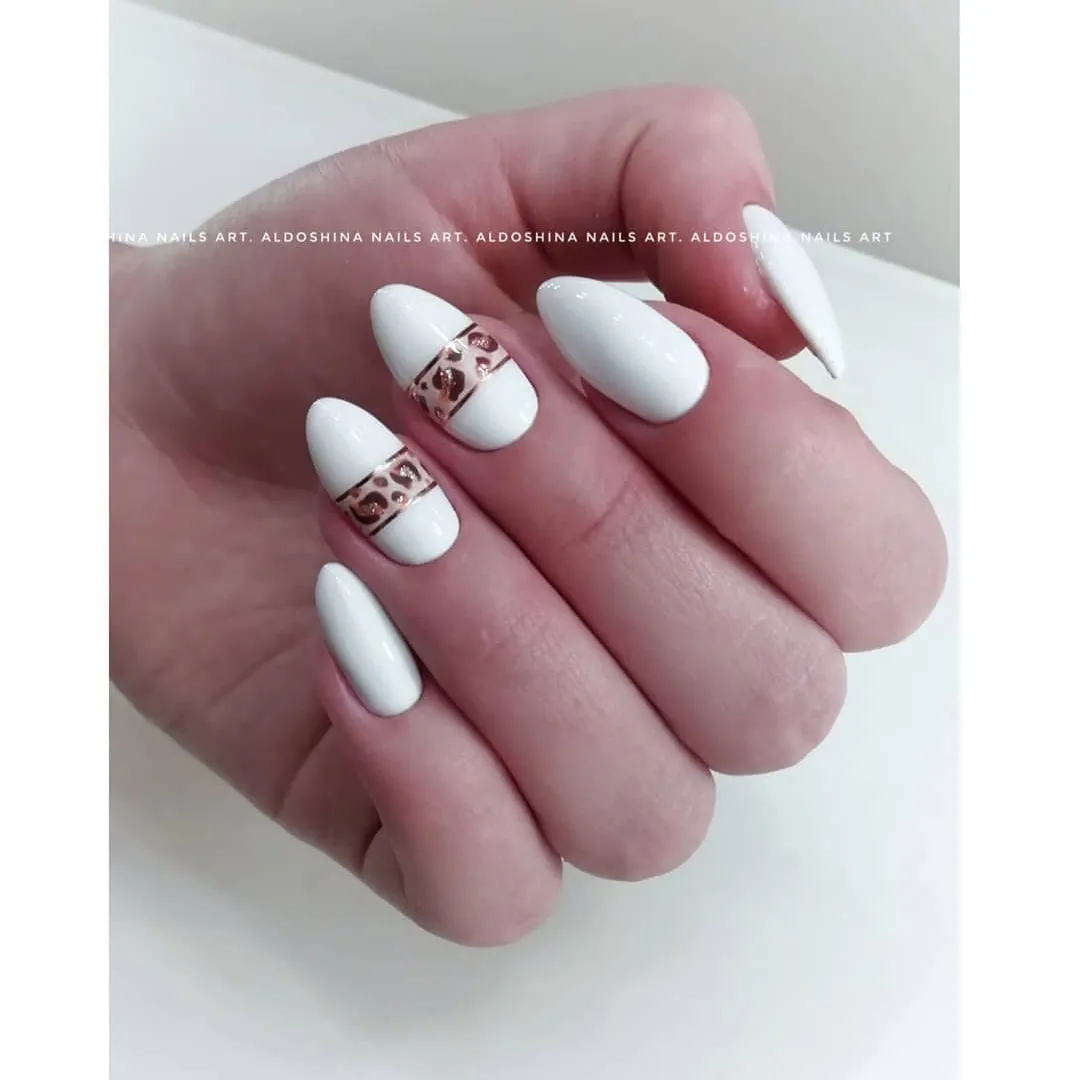 Komilfo Deluxe Series D002 smalto gel bianco porcellana 15 ml