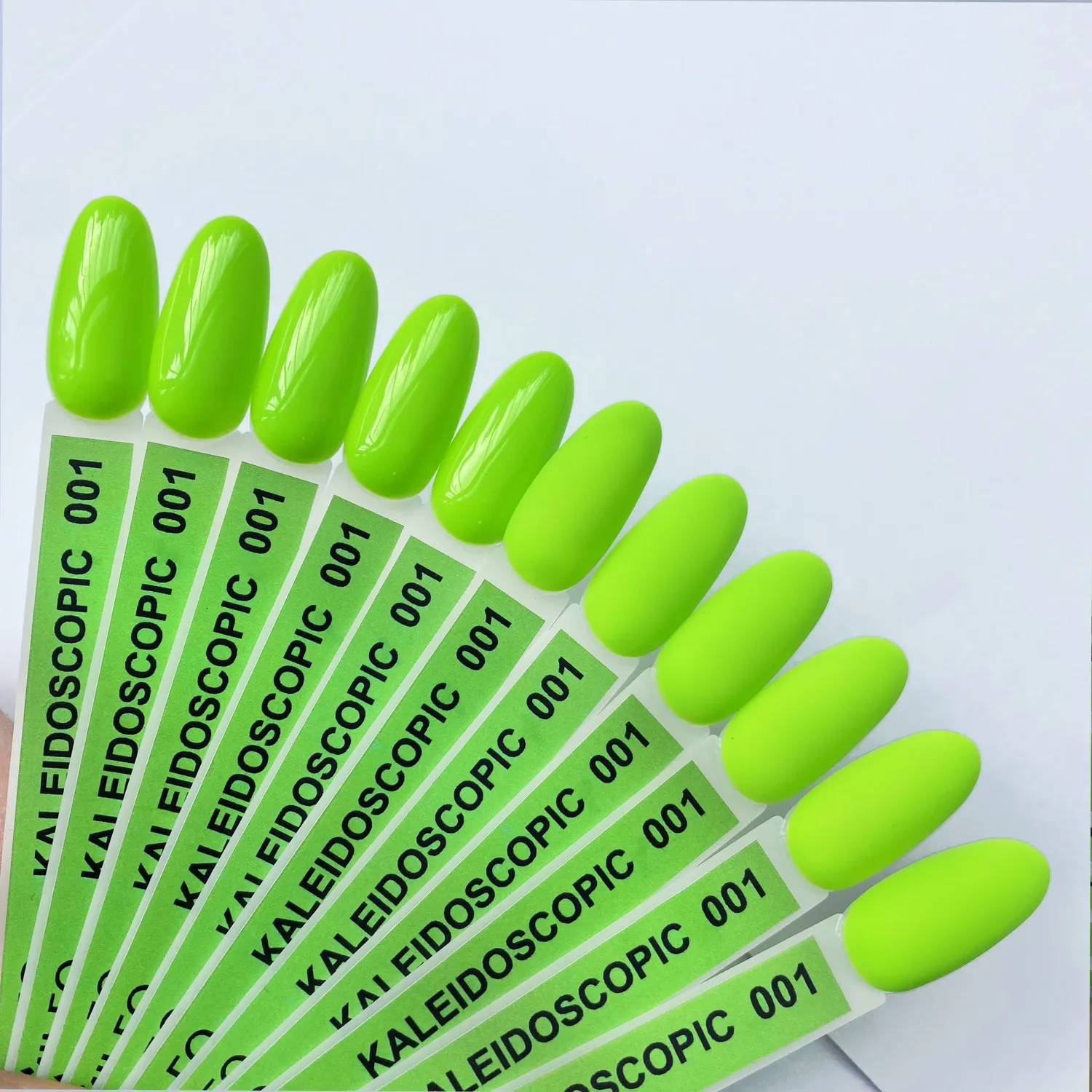 Komilfo Kaleidoscopic K001 smalto verde neon 8 ml